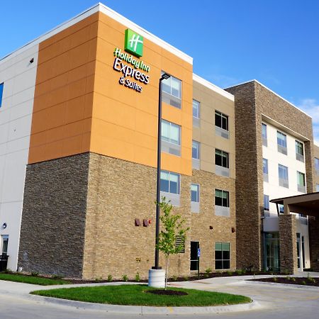 Holiday Inn Express & Suites Omaha - Millard Area By Ihg Eksteriør bilde