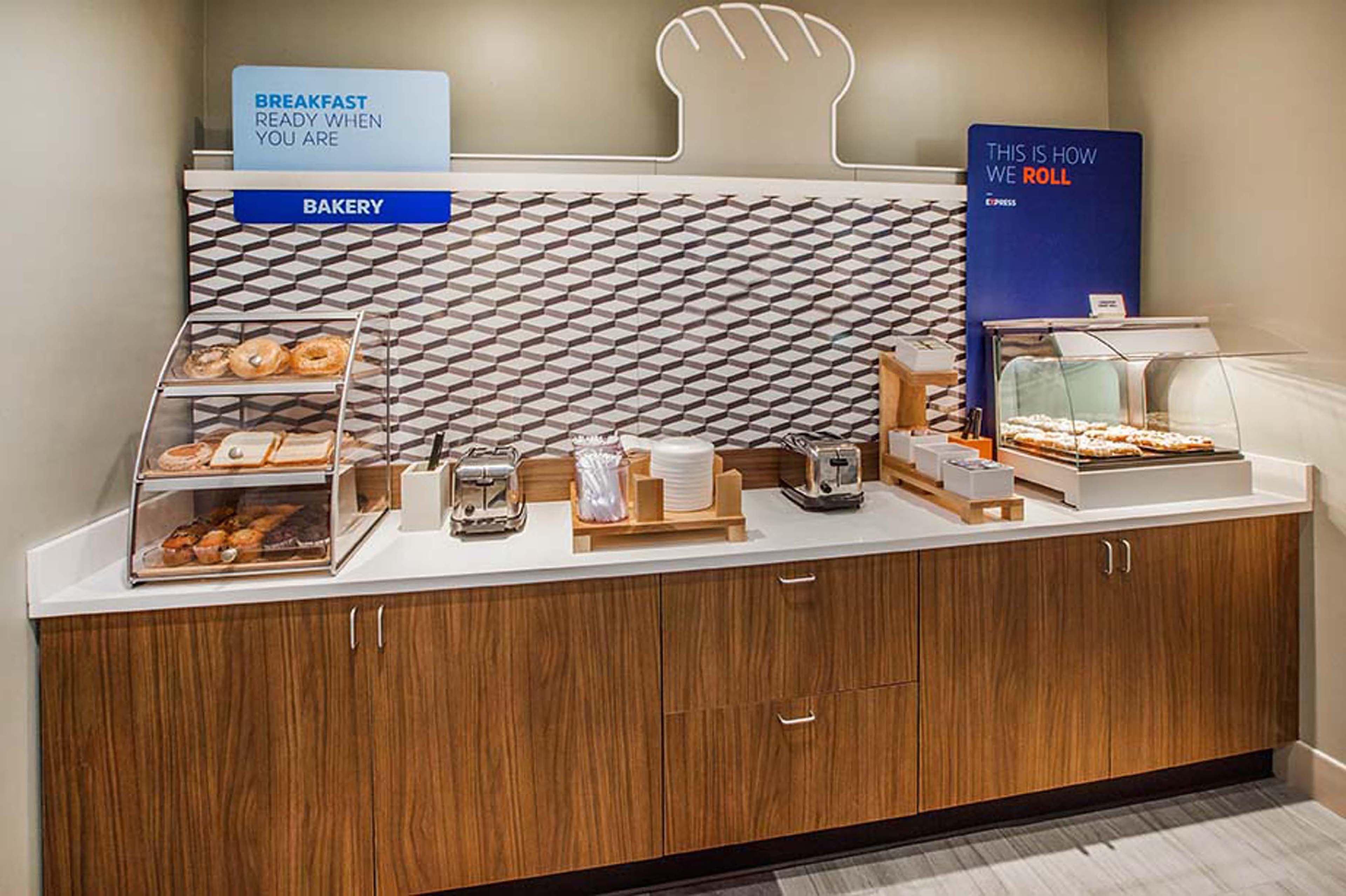 Holiday Inn Express & Suites Omaha - Millard Area By Ihg Eksteriør bilde