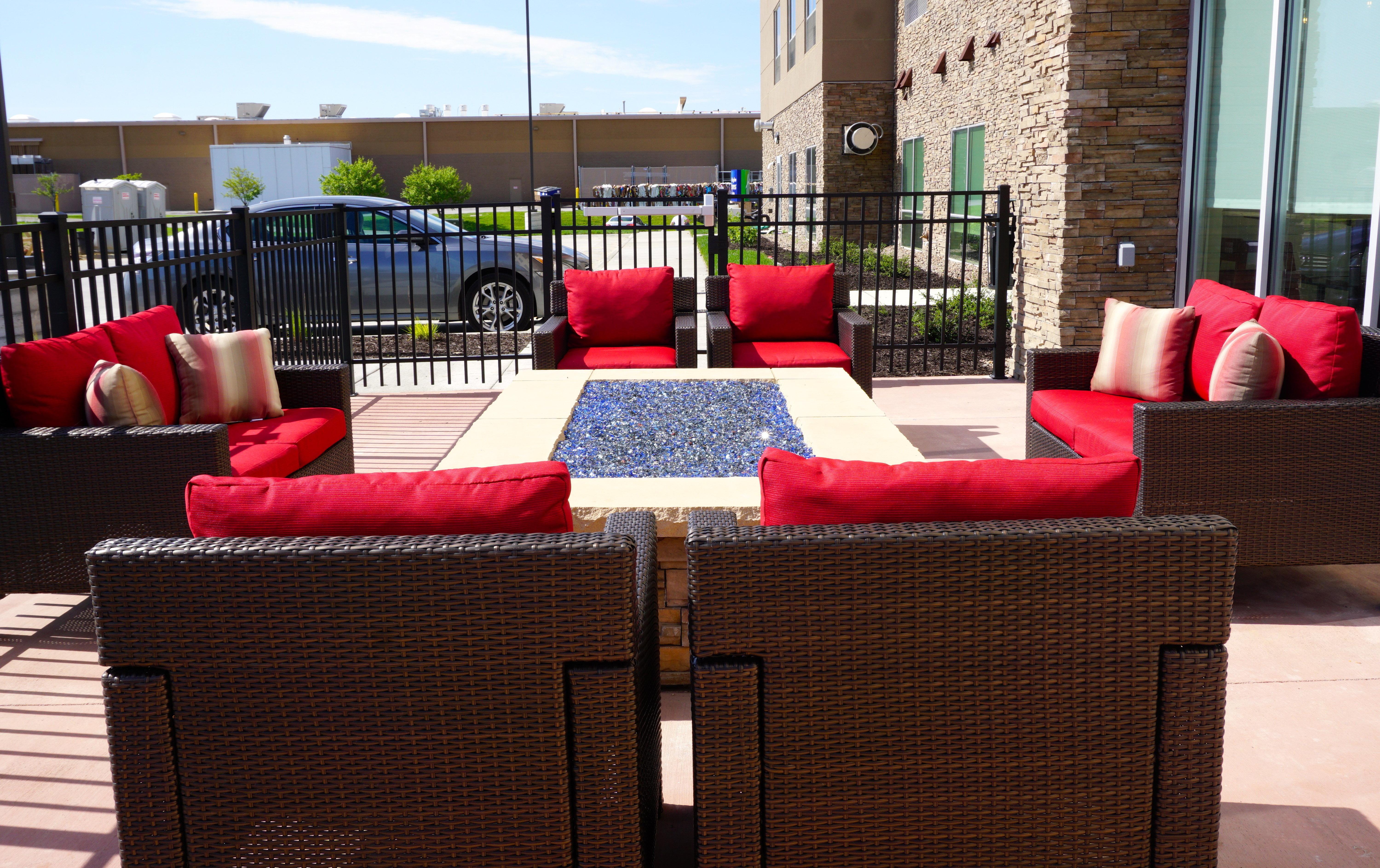 Holiday Inn Express & Suites Omaha - Millard Area By Ihg Eksteriør bilde