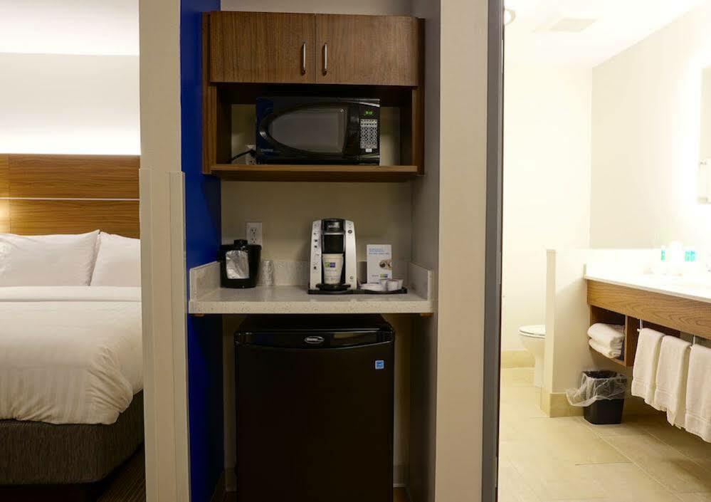 Holiday Inn Express & Suites Omaha - Millard Area By Ihg Eksteriør bilde